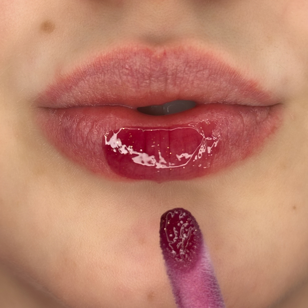 Plum Me Up Gloss